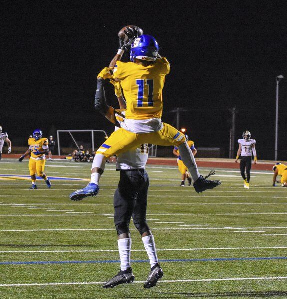 Stillwater High cruises to third-straight state semifinals with 49-17 victory
